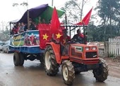 Nhà thủ môn Bùi Tiến Dũng chật kín người cổ vũ bóng đá
