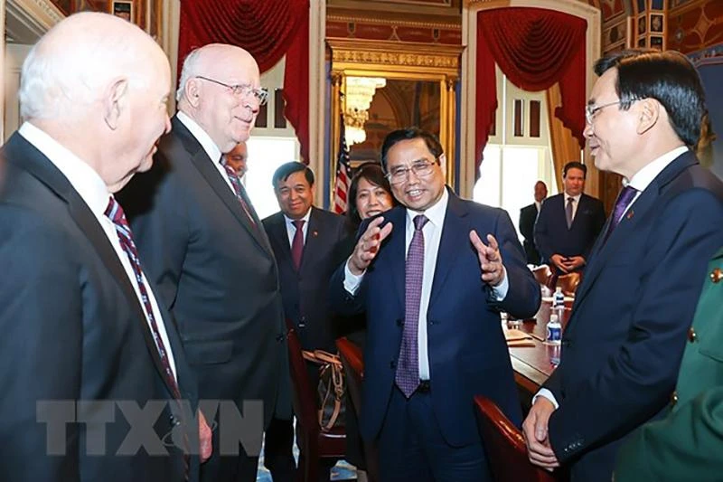 Thủ tướng Phạm Minh Chính gặp Thượng Nghị sỹ Patrick Leahy và một số Nghị sỹ Hoa Kỳ. Ảnh: TTXVN