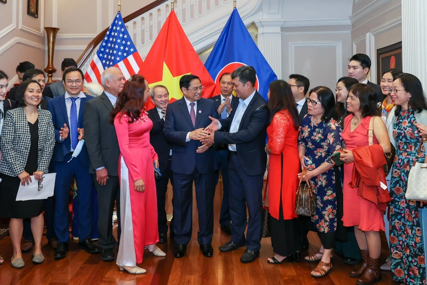 Thủ tướng Phạm Minh Chính gặp gỡ đại diện cộng đồng người Việt ở khu Bờ Đông Mỹ. Ảnh: VGP