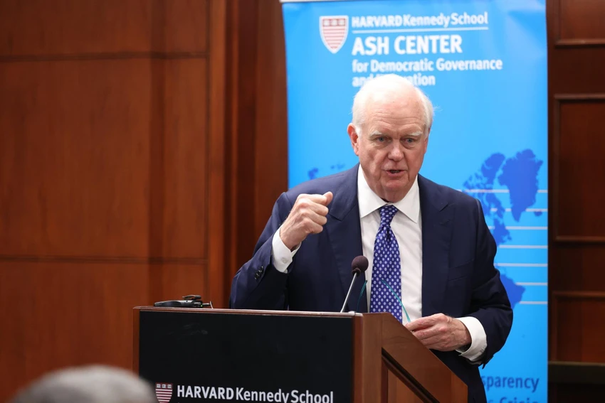 Hiệu trưởng Trường Chính sách công Kennedy, Đại học Harvard, ông Douglas Elmendorf cũng bày tỏ mong muốn lắng nghe các phát biểu của Thủ tướng về triết lý, tầm nhìn và chiến lược phát triển của Việt Nam. Ảnh: VGP
