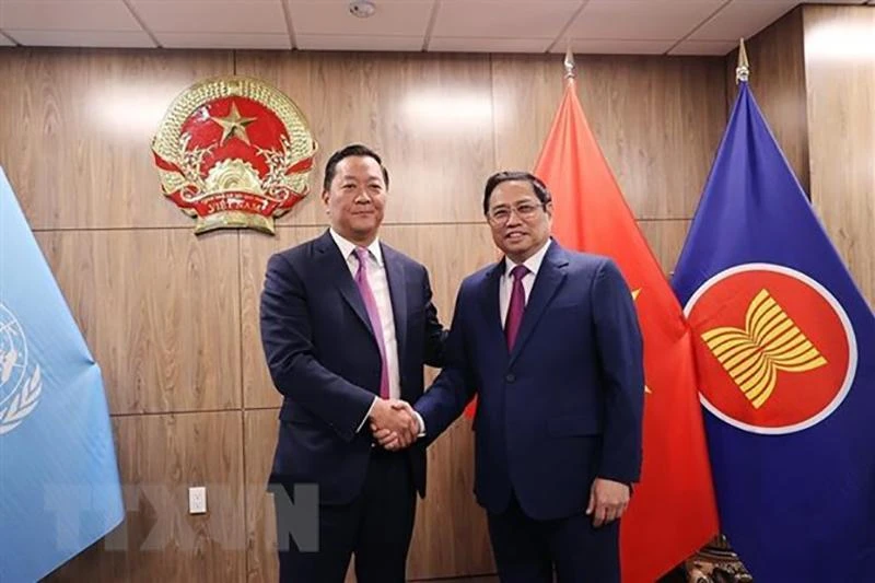 Thủ tướng Phạm Minh Chính tiếp ông Joseph Bae, Chủ tịch Quỹ đầu tư Kohlberg Kravis Roberts (KKR). Ảnh: TTXVN Thủ tướng Phạm Minh Chính tiếp ông Joseph Bae, Chủ tịch Quỹ đầu tư Kohlberg Kravis Roberts (KKR). Ảnh: TTXVN