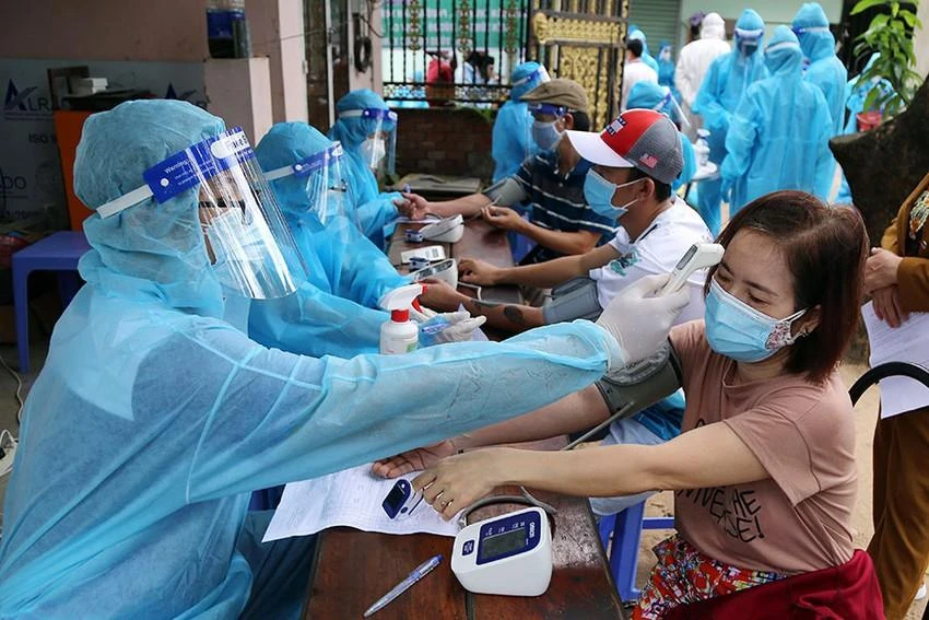Thông tư mới của Bộ Y tế không còn quy định yêu cầu về chứng chỉ ngoại ngữ, tin học trong tiêu chuẩn chức danh nghề nghiệp viên chức chuyên ngành y tế. Ảnh minh hoạ: HOÀNG GIANG Thông tư mới của Bộ Y tế không còn quy định yêu cầu về chứng chỉ ngoại ngữ, tin học trong tiêu chuẩn chức danh nghề nghiệp viên chức chuyên ngành y tế. Ảnh minh hoạ: HOÀNG GIANG