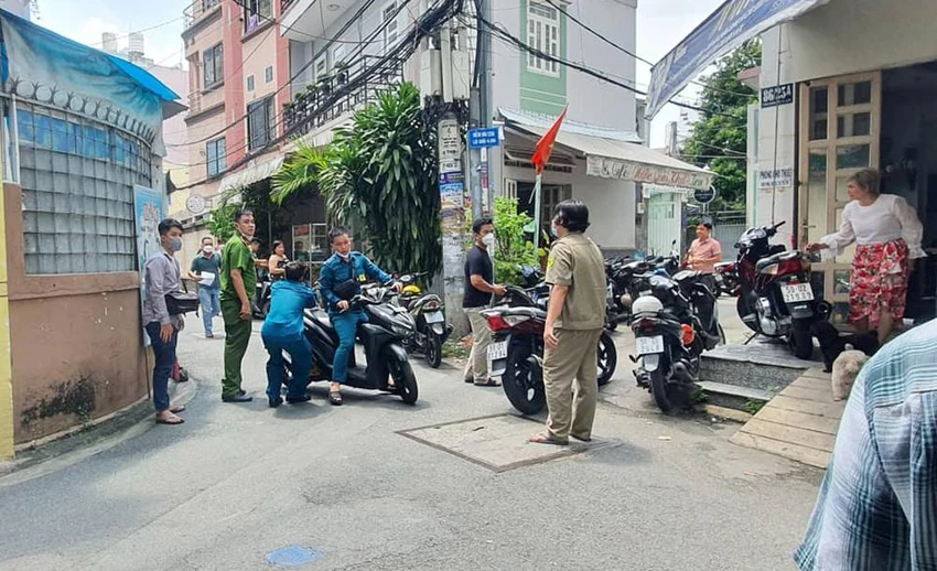 Công an nghi vấn đây là một vụ án mạng. Ảnh: NGUYỄN YÊN Công an nghi vấn đây là một vụ án mạng. Ảnh: NGUYỄN YÊN