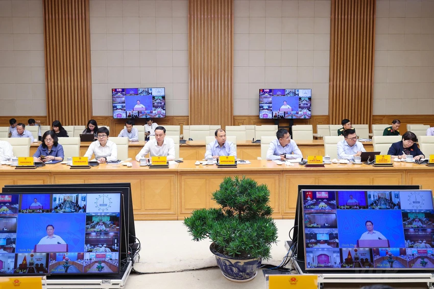 Phiên họp được kết nối trực tuyến tới 63 điểm cầu tại các địa phương. Ảnh: VGP Phiên họp được kết nối trực tuyến tới 63 điểm cầu tại các địa phương. Ảnh: VGP