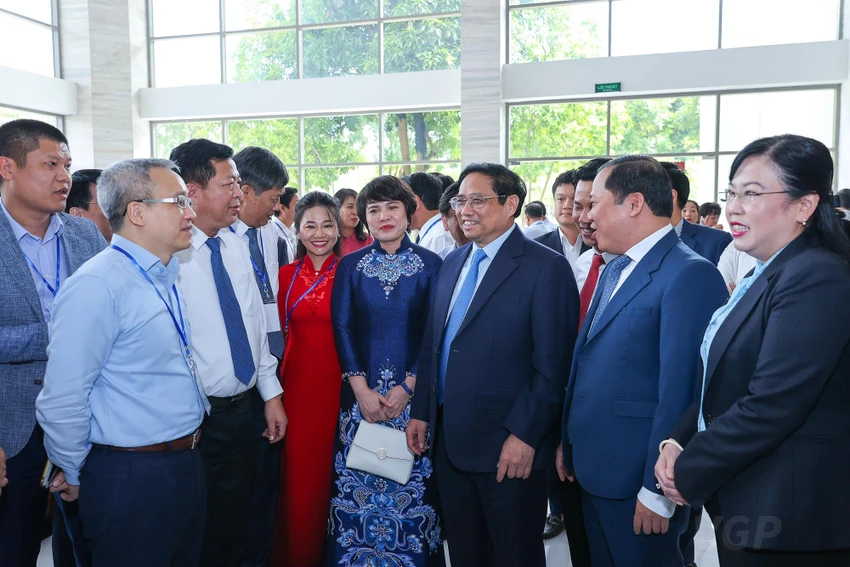 Thủ tướng Phạm Minh Chính cùng các đại biểu tại hội nghị. Ảnh: VGP
