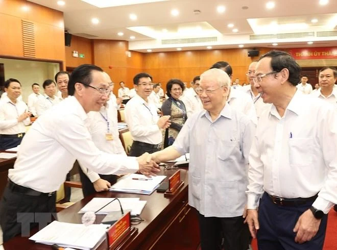 Tổng Bí thư Nguyễn Phú Trọng cùng Ban Thường vụ Thành ủy và lãnh đạo chủ chốt TP.HCM. Ảnh: TTXVN Tổng Bí thư Nguyễn Phú Trọng cùng Ban Thường vụ Thành ủy và lãnh đạo chủ chốt TP.HCM. Ảnh: TTXVN