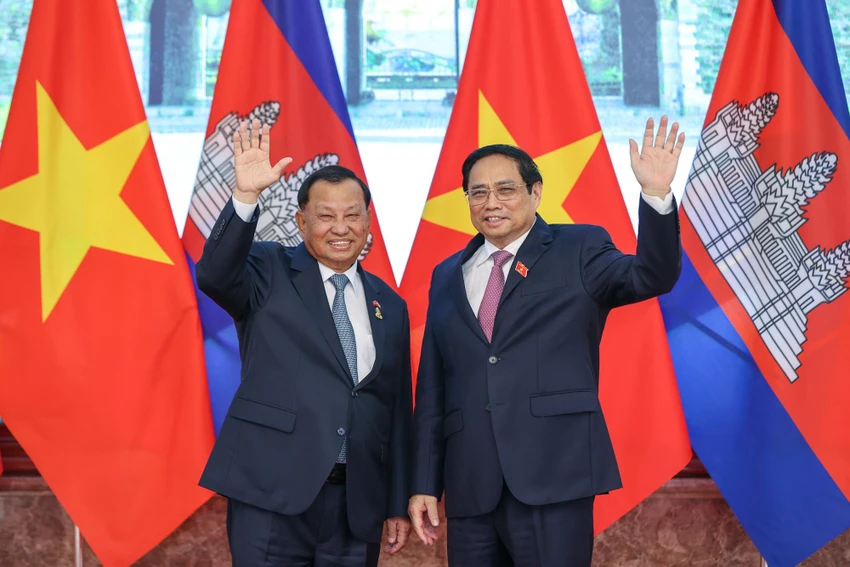 Thủ tướng Phạm Minh Chính bày tỏ vui mừng và nhiệt liệt chào mừng Samdech Say Chhum, người bạn thân thiết của Việt Nam cùng Đoàn đại biểu cấp cao Thượng viện Vương quốc Campuchia thăm chính thức Việt Nam. Ảnh: Nhật Bắc Thủ tướng Phạm Minh Chính bày tỏ vui mừng và nhiệt liệt chào mừng Samdech Say Chhum, người bạn thân thiết của Việt Nam cùng Đoàn đại biểu cấp cao Thượng viện Vương quốc Campuchia thăm chính thức Việt Nam. Ảnh: Nhật Bắc