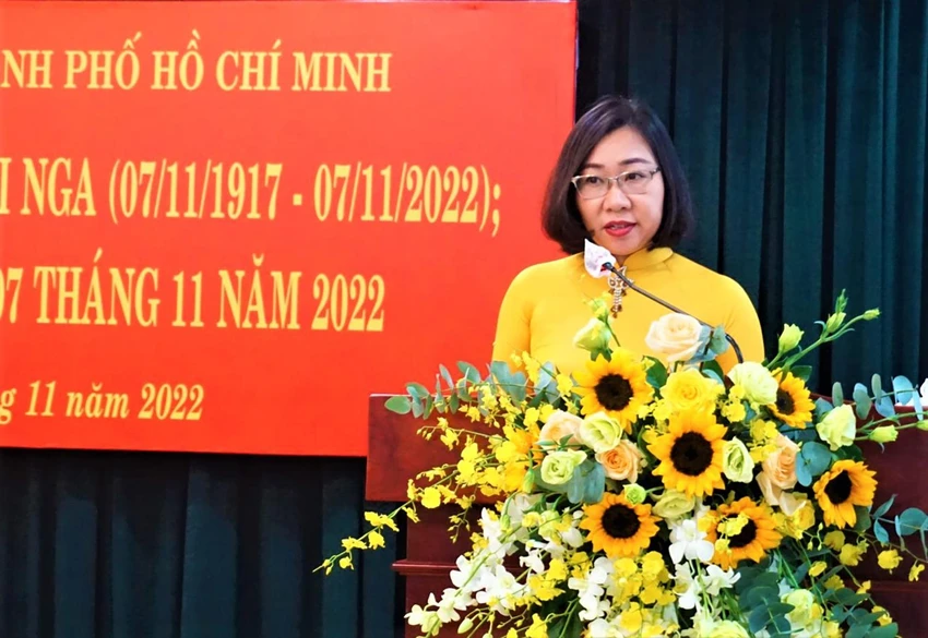 Bà Hàng Thị Thu Nga, Phó Bí thư Đảng ủy Khối Dân - Chính - Đảng TP.HCM phát biểu tại buổi lễ. Ảnh: VÕ THƠ