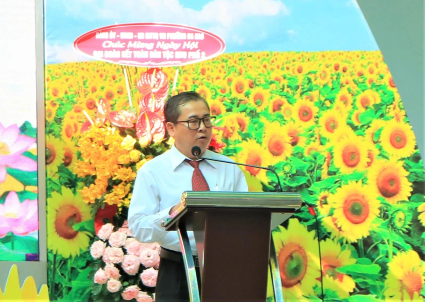 Ông Trương Lê Nguyên, Trưởng khu phố 2, phường Đa Kao, quận 1, báo cáo kết quả hoạt động của khu phố năm 2022. Ảnh: VÕ THƠ Ông Trương Lê Nguyên, Trưởng khu phố 2, phường Đa Kao, quận 1, báo cáo kết quả hoạt động của khu phố năm 2022. Ảnh: VÕ THƠ