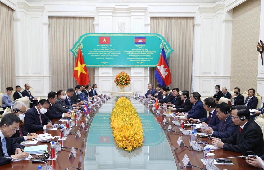 Thủ tướng Phạm Minh Chính hội đàm với Thủ tướng Vương quốc Campuchia Samdech Techo Hun Sen. Ảnh: VGP Thủ tướng Phạm Minh Chính hội đàm với Thủ tướng Vương quốc Campuchia Samdech Techo Hun Sen