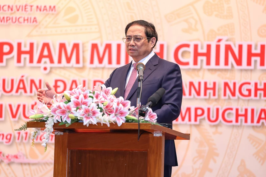 Thủ tướng khẳng định kiều bào Việt Nam tại Campuchia là bộ phận khăng khít, không thể tách rời của dân tộc, của đất nước. Ảnh: VGP Thủ tướng khẳng định kiều bào Việt Nam tại Campuchia là bộ phận khăng khít, không thể tách rời của dân tộc, của đất nước.