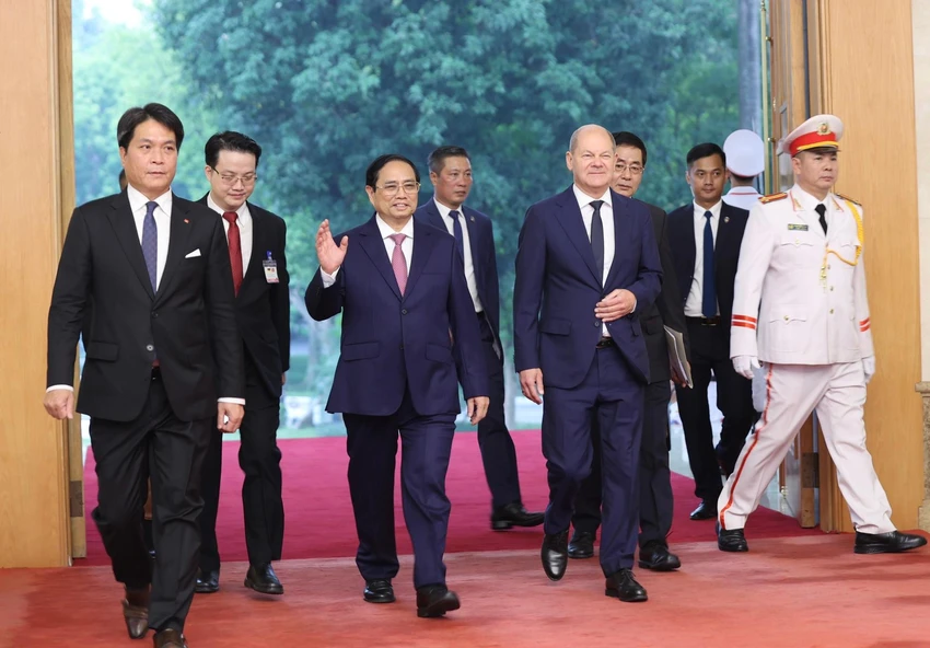 Thủ tướng Phạm Minh Chính và Thủ tướng Olaf Scholz trước giờ hội đàm. Ảnh: VGP