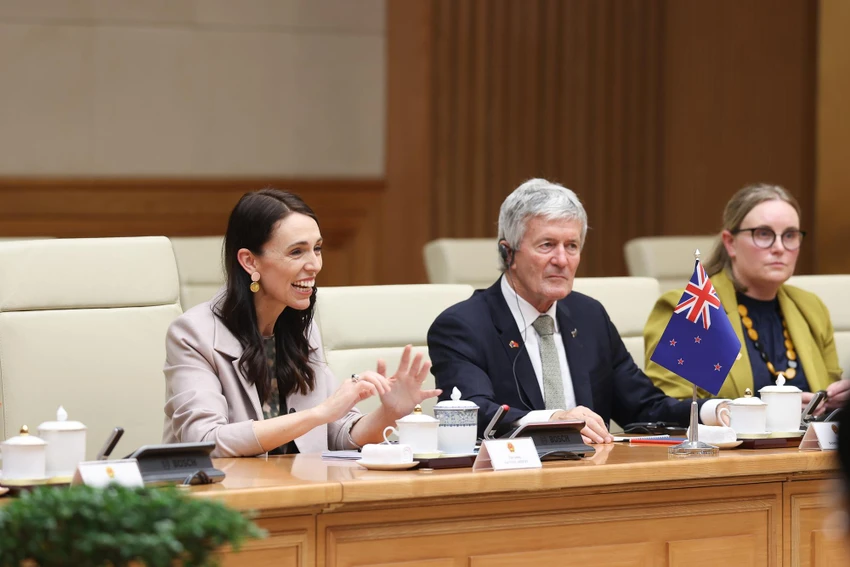 Thủ tướng Phạm Minh Chính và Thủ tướng New Zealand Jacinda Ardern tiến hành hội đàm tại trụ sở Chính phủ. Ảnh: VGP Thủ tướng Phạm Minh Chính và Thủ tướng New Zealand