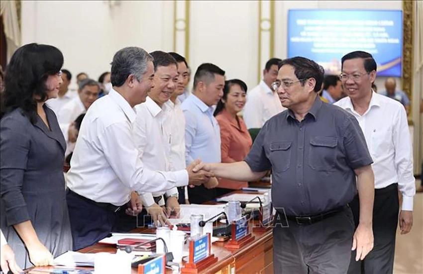Thủ tướng Phạm Minh Chính cùng các lãnh đạo TP.HCM tại buổi làm việc chiều 27-11. Ảnh: TTXVN Thủ tướng Phạm Minh Chính cùng các lãnh đạo TP.HCM tại buổi làm việc chiều 27-11. Ảnh: TTXVN