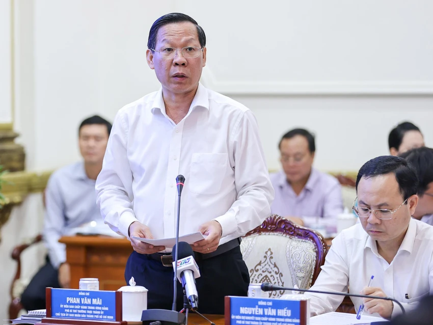 Chủ tịch UBND TPHCM Phan Văn Mãi phát biểu tại cuộc họp với Thủ tướng. Ảnh: VGP