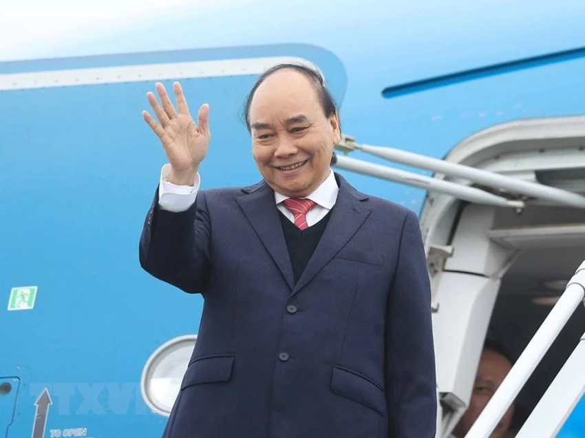Lễ tiễn Chủ tịch nước lên đường sang thăm Hàn Quốc tại sân bay Nội Bài. Ảnh: TTXVN chu-tich-nuoc-tham-han-quoc