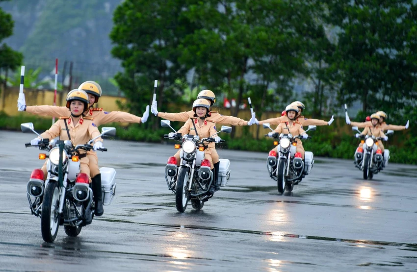 Thủ tướng yêu cầu các đơn vị, địa phương đẩy mạnh tuyên truyền, vận động Nhân dân chủ động tham gia giao thông an toàn và thực hiện "Đã uống rượu, bia - không lái xe". Ảnh: VGP Thủ tướng yêu cầu các đơn vị, địa phương đẩy mạnh tuyên truyền, vận động Nhân dân chủ động tham gia giao thông an toàn và thực hiện "Đã uống rượu, bia - không lái xe". Ảnh: VGP