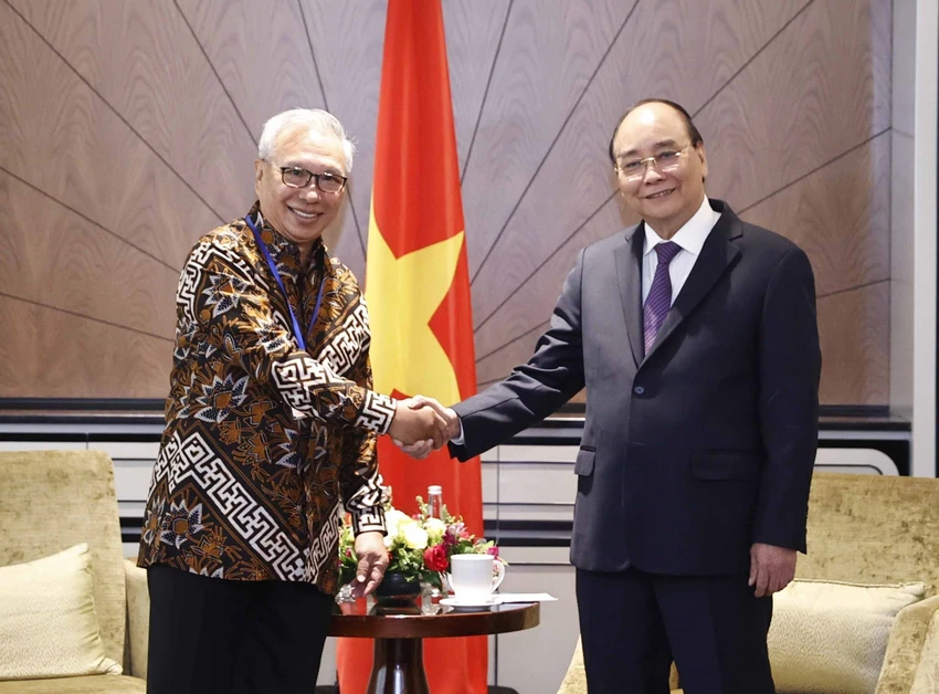Chủ tịch nước Nguyễn Xuân Phúc tiếp Chủ tịch Hội Hữu nghị Indonesia-Việt Nam Budiarsa Sastrawinata. Ảnh: TTXVN Chủ tịch nước Nguyễn Xuân Phúc tiếp Chủ tịch Hội Hữu nghị Indonesia-Việt Nam Budiarsa Sastrawinata. Ảnh: TTXVN