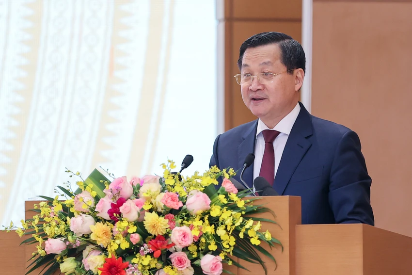 Phó Thủ tướng Lê Minh Khái thay mặt Chính phủ báo cáo dự thảo nghị quyết phát triển kinh tế - xã hội năm 2023. Ảnh: VGP Phó Thủ tướng Lê Minh Khái thay mặt Chính phủ báo cáo dự thảo nghị quyết phát triển kinh tế - xã hội năm 2023. Ảnh: VGP