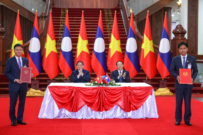 Hai Thủ tướng chứng kiến lễ ký Hiệp định tương trợ tư pháp dân sự giữa Việt Nam và Lào - Ảnh: VGP Hai Thủ tướng chứng kiến lễ ký Hiệp định tương trợ tư pháp dân sự giữa Việt Nam và Lào - Ảnh: VGP
