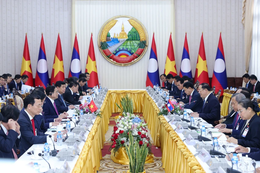 Thủ tướng Phạm Minh Chính có cuộc hội đàm với Thủ tướng Lào Sonexay Siphandone. Ảnh: VGP Thủ tướng Phạm Minh Chính có cuộc hội đàm với Thủ tướng Lào Sonexay Siphandone. Ảnh: VGP