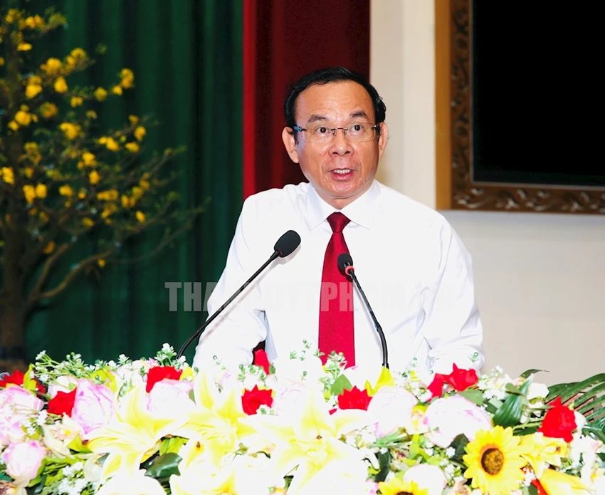 Bí thư Thành ủy Nguyễn Văn Nên chúc Tết cán bộ, chiến sĩ Bộ Tư lệnh TP.HCM. Ảnh: Web Thanhuytphcm