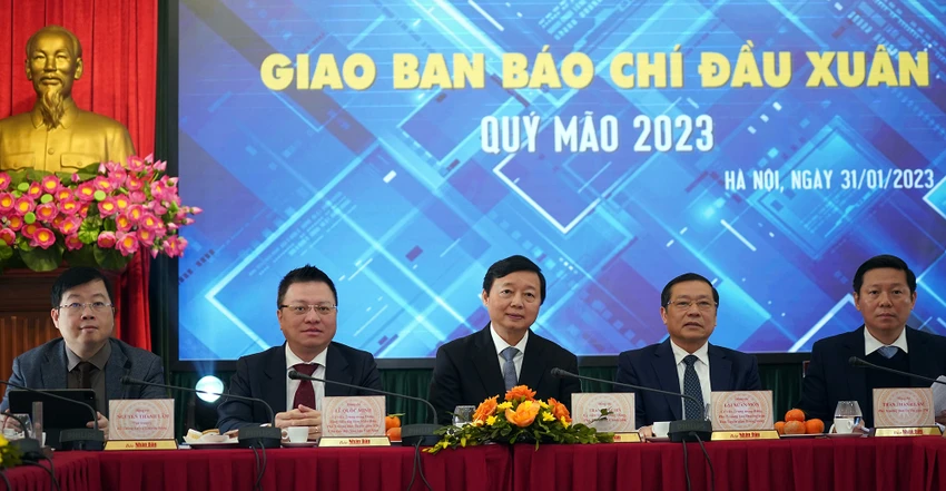 Phó Thủ tướng Trần Hồng Hà chủ trì Giao ban Báo chí đầu xuân Quý Mão 2023 với sự tham dự của lãnh đạo Ban Tuyên giáo Trung ương, Bộ TT&amp;TT, Hội Nhà báo Việt Nam và đông đảo lãnh đạo, đại diện các cơ quan báo chí. Ảnh: VGP
