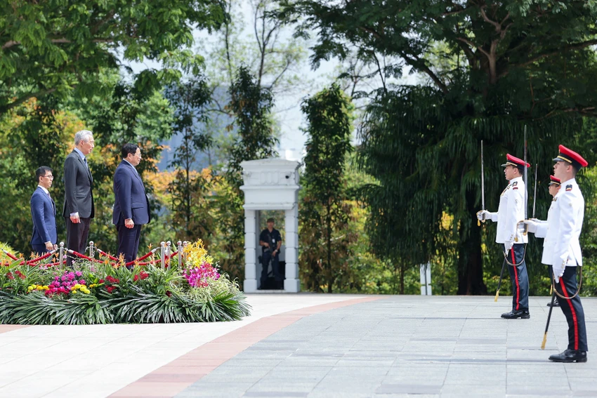 Chuyến thăm diễn ra trong bối cảnh quan hệ Đối tác Chiến lược Việt Nam-Singapore đang phát triển mạnh mẽ. Ảnh: VGP Chuyến thăm diễn ra trong bối cảnh quan hệ Đối tác Chiến lược Việt Nam-Singapore đang phát triển mạnh mẽ. Ảnh: VGP