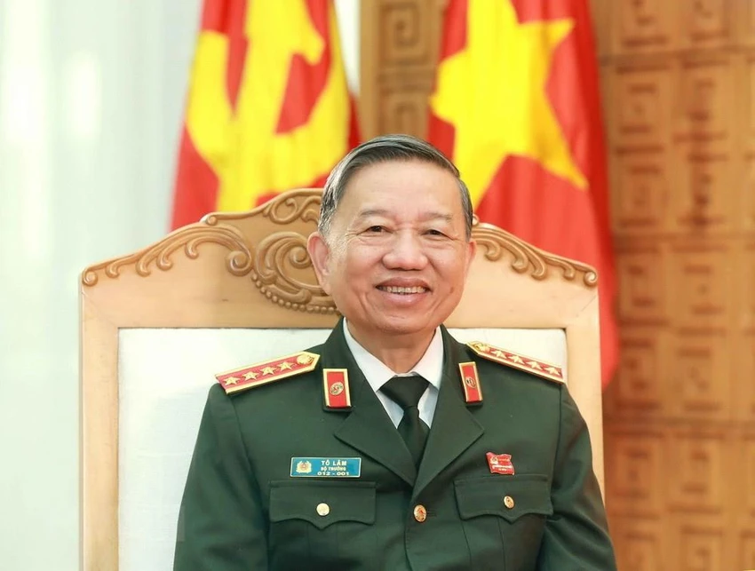 Đại tướng, GS.TS Tô Lâm, Ủy viên Bộ Chính trị, Bí thư Đảng ủy Công an Trung ương, Bộ trưởng Bộ Công an. Đại tướng, GS.TS Tô Lâm, Ủy viên Bộ Chính trị, Bí thư Đảng ủy Công an Trung ương, Bộ trưởng Bộ Công an.