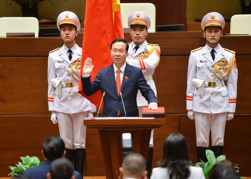 Tân Chủ tịch nước Võ Văn Thưởng tuyên thệ nhậm chức. Ảnh: PHẠM THẮNG Tân Chủ tịch nước Võ Văn Thưởng tuyên thệ nhậm chức. Ảnh: PHẠM THẮNG