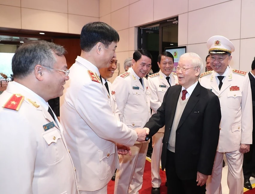 Tổng Bí thư Nguyễn Phú Trọng với các đại biểu tại lễ kỷ niệm.