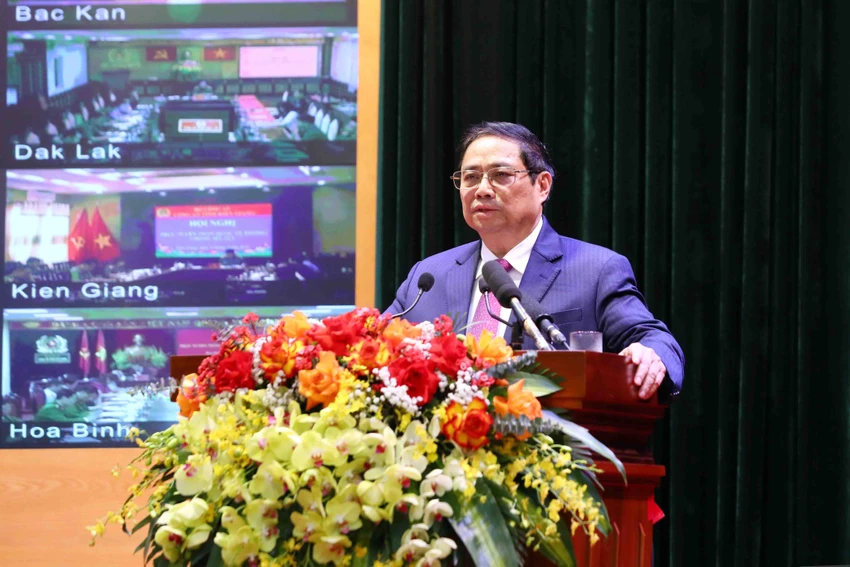 Thủ tướng biểu dương những đóng góp, hy sinh và cống hiến của lực lượng công an trong phòng, chống ma túy. Thủ tướng biểu dương những đóng góp, hy sinh và cống hiến của lực lượng công an trong phòng, chống ma túy.