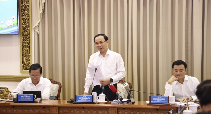 Bí thư Thành ủy TP.HCM Nguyễn Văn Nên và Chủ tịch UBND TP.HCM Phan Văn Mãi cùng Phó Chủ tịch UBND TP Bùi Xuân Cường cùng chủ trì hội nghị. Ảnh: TTBC Bí thư Thành ủy TP.HCM Nguyễn Văn Nên và Chủ tịch UBND TP.HCM Phan Văn Mãi cùng Phó Chủ tịch UBND TP Bùi Xuân Cường cùng chủ trì hội nghị. Ảnh: TTBC