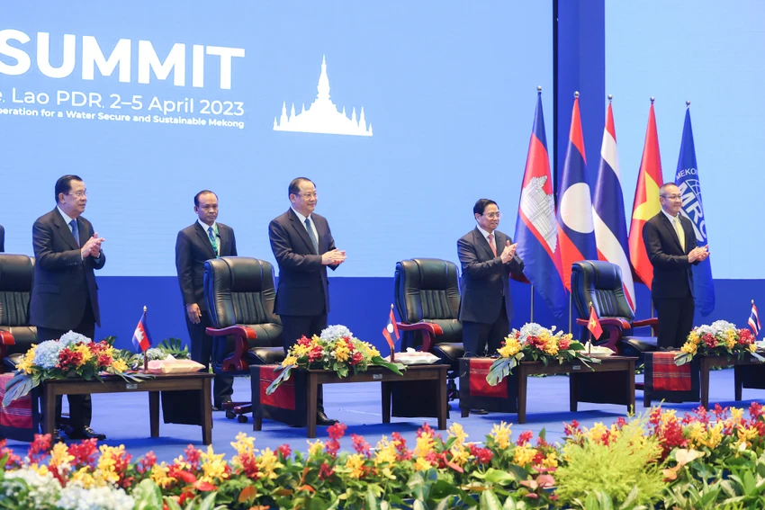 Thủ tướng Phạm Minh Chính, Thủ tướng Lào Sonexay Siphandone, Thủ tướng Campuchia Hun Sen và Tổng Thư ký Văn phòng Tài nguyên nước Thái Lan dự Hội nghị. Ảnh: VGP Thủ tướng Phạm Minh Chính, Thủ tướng Lào Sonexay Siphandone, Thủ tướng Campuchia Hun Sen và Tổng Thư ký Văn phòng Tài nguyên nước Thái Lan dự Hội nghị. Ảnh: VGP