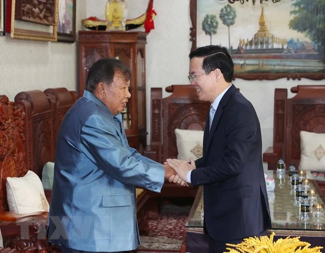 Chủ tịch nước Võ Văn Thưởng thăm nguyên Tổng bí thư, Chủ tịch nước Lào Bounnhang Vorachith. Ảnh: TTXVN Chủ tịch nước Võ Văn Thưởng thăm nguyên Tổng bí thư, Chủ tịch nước Lào Bounnhang Vorachith. Ảnh: TTXVN
