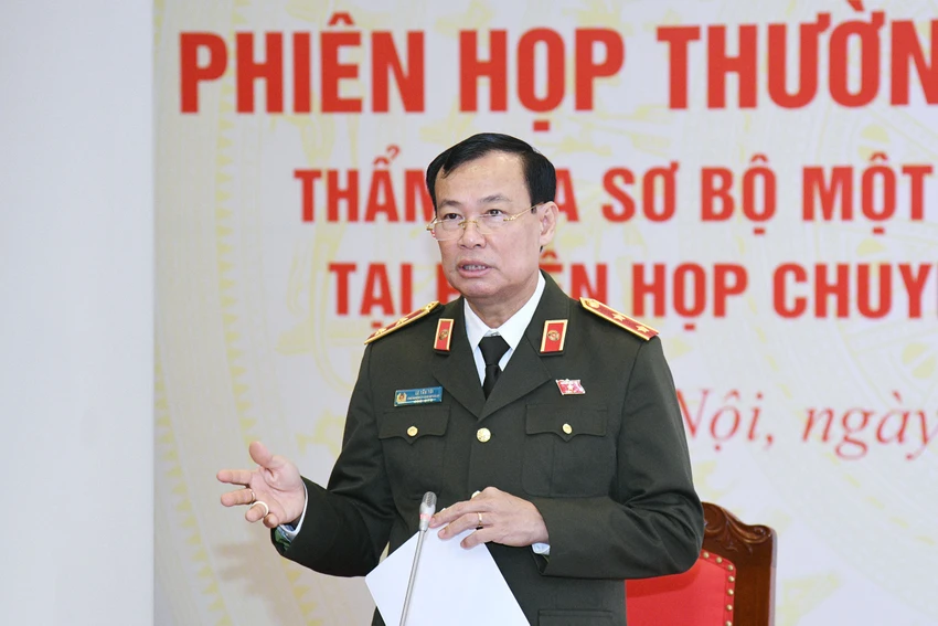 Chủ nhiệm Ủy ban Quốc phòng và An ninh Lê Tấn Tới chủ trì phiên họp. Ảnh: QH Chủ nhiệm Ủy ban Quốc phòng và An ninh Lê Tấn Tới chủ trì phiên họp. Ảnh: QH