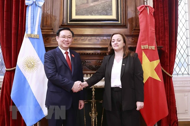 Chủ tịch Quốc hội Vương Đình Huệ và Chủ tịch Hạ viện Argentina Cecilia Moreau. Ảnh: TTXVN