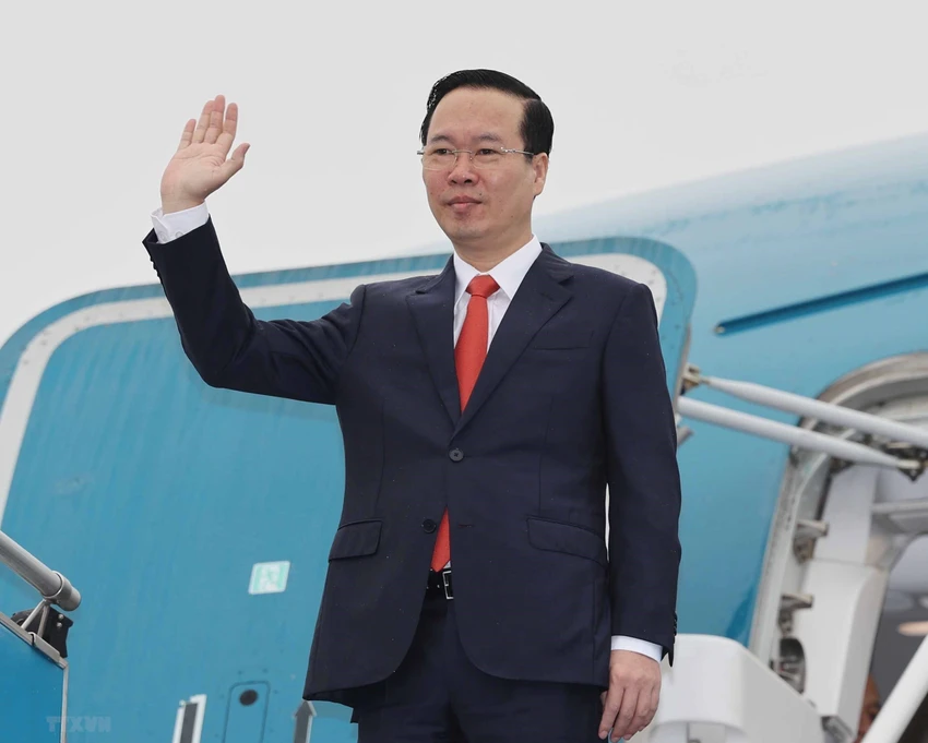 Chủ tịch nước Võ Văn Thưởng rời Hà Nội lên đường tham dự Lễ đăng quang của Nhà vua Anh Charles III tại Vương quốc Anh. Ảnh: TTXVN Chủ tịch nước Võ Văn Thưởng rời Hà Nội lên đường tham dự Lễ đăng quang của Nhà vua Anh Charles III tại Vương quốc Anh. Ảnh: TTXVN