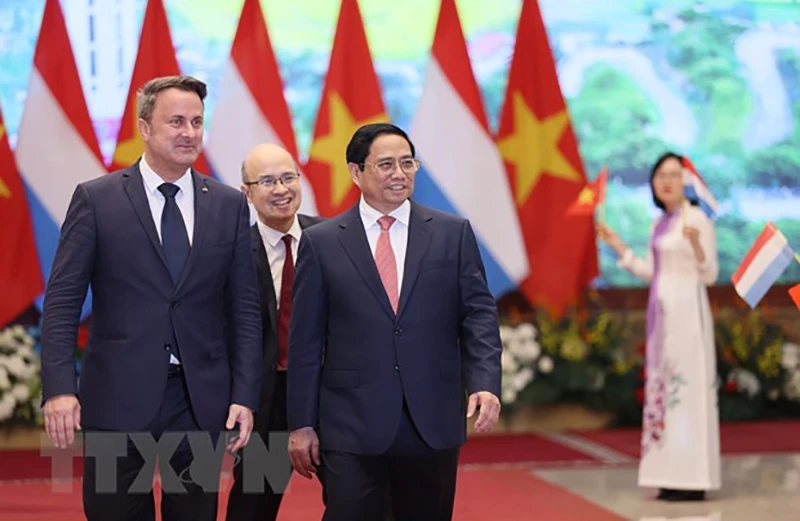 Thủ tướng Phạm Minh Chính và Thủ tướng Đại Công quốc Luxembourg Xavier Bettel tại buổi gặp gỡ báo chí trong nước và quốc tế. Ảnh: TTXVN