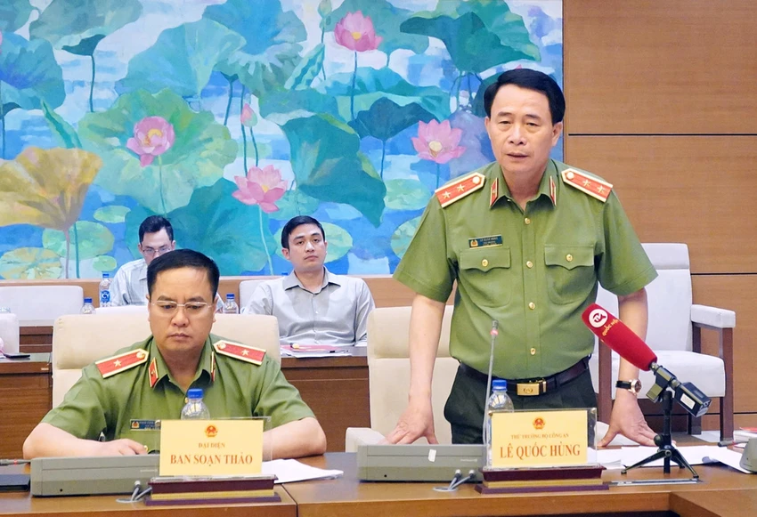 Thứ trưởng Bộ Công an Lê Quốc Hùng phát biểu tại phiên thẩm tra. Ảnh: QH Thứ trưởng Bộ Công an Lê Quốc Hùng phát biểu tại phiên thẩm tra. Ảnh: QH