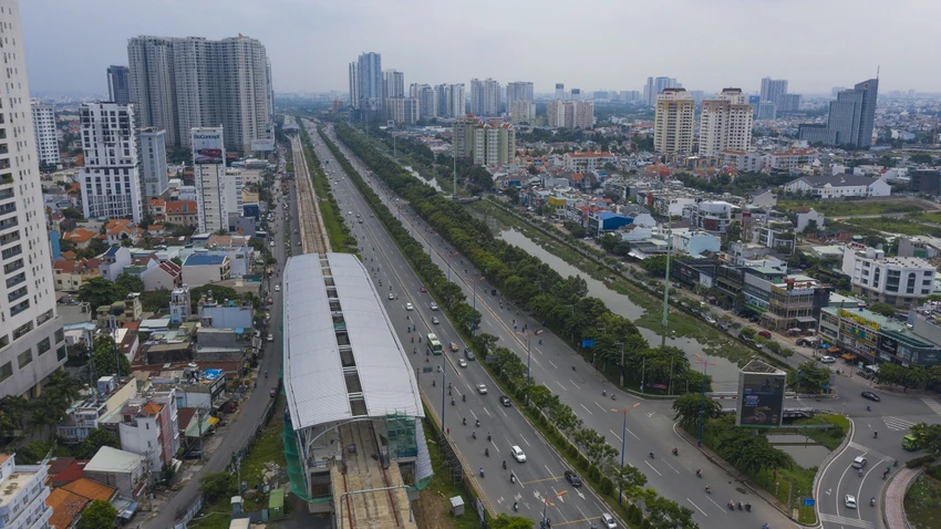 Quy hoạch TP.HCM cần được thực hiện đồng bộ về không gian ngầm, không gian xanh... nhất là quanh các khu vực trung tâm, xung quanh các nhà ga Metro theo mô hình phát triển đô thị gắn kết với giao thông công cộng (TOD). Ảnh: HOÀNG GIANG
