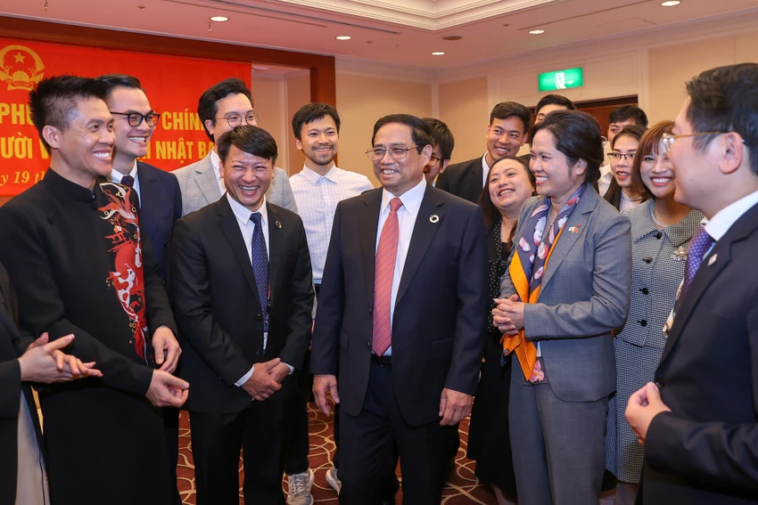 Thủ tướng Phạm Minh Chính trò chuyện với cộng đồng người Việt Nam tại Nhật Bản. Ảnh: VGP Thủ tướng Phạm Minh Chính trò chuyện với cộng đồng người Việt Nam tại Nhật Bản. Ảnh: VGP