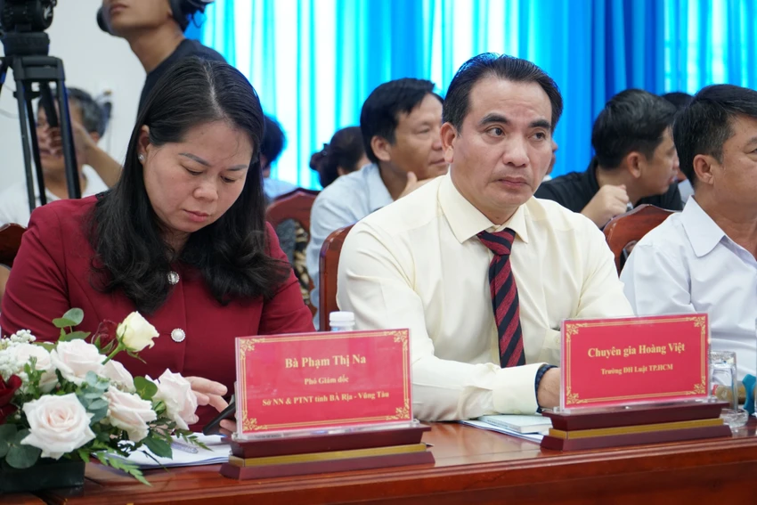 Các đại biểu tham dự buổi tọa đàm.