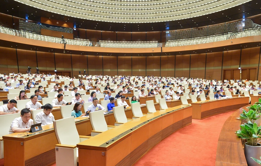 Các đại biểu tham dự phiên họp toàn thể ở hội trường vào chiều 10-6. Ảnh: QH Các đại biểu tham dự phiên họp toàn thể ở hội trường vào chiều 10-6. Ảnh: QH
