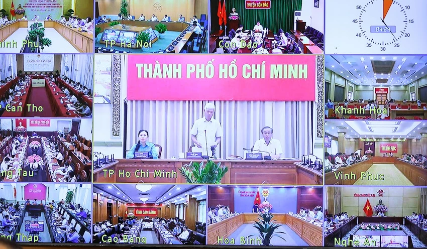 Phiên họp được kết nối trực tuyến từ Trụ sở Chính phủ tới UBND các tỉnh, TP trực thuộc Trung ương. Ảnh: VGP Phiên họp được kết nối trực tuyến từ Trụ sở Chính phủ tới UBND các tỉnh, TP trực thuộc Trung ương. Ảnh: VGP