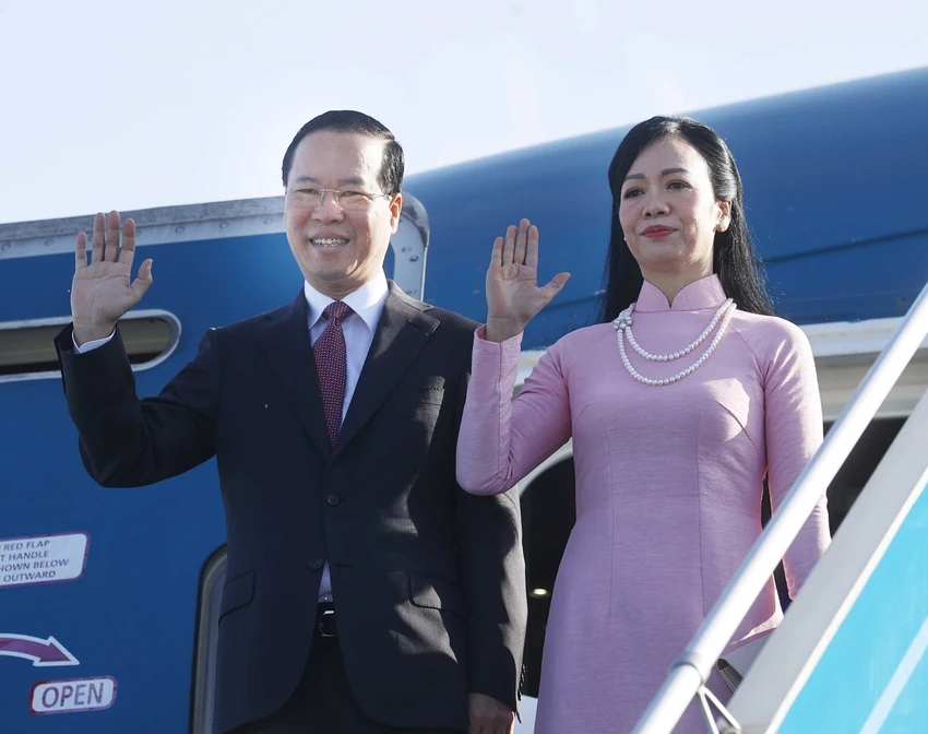 Chủ tịch nước Võ Văn Thưởng và Phu nhân lên đường thăm chính thức Cộng hòa Áo, thăm cấp Nhà nước tới Cộng hòa Italy và thăm Tòa thánh Vatican từ 23 đến 28-7. Ảnh: TTXVN Chủ tịch nước Võ Văn Thưởng và Phu nhân lên đường thăm chính thức Cộng hòa Áo, thăm cấp Nhà nước tới Cộng hòa Italy và thăm Tòa thánh Vatican từ 23 đến 28-7. Ảnh: TTXVN
