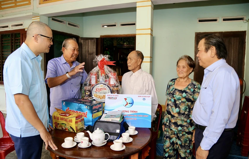Ông Rịn cho biết nhiều năm nay, ý thức đánh bắt thuỷ hải sản của ngư dân tỉnh nhà đã được nâng lên rất nhiều. Chính quyền các cấp, địa phương và lực lượng cảnh sát biển luôn tuyên truyền cho ngư dân hiểu luật, vươn khơi đúng luật; không xâm lấn đến vùng biển của nước bạn, không vi phạm luật pháp quốc tế.