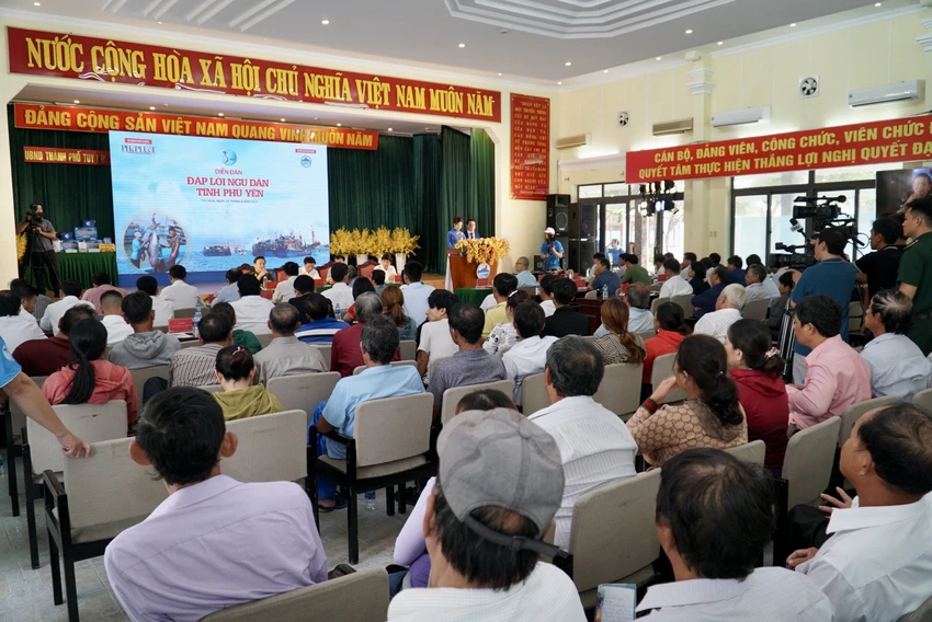 Toàn cảnh diễn đàn diễn ra sáng nay, 29-8, tại Phú Yên.