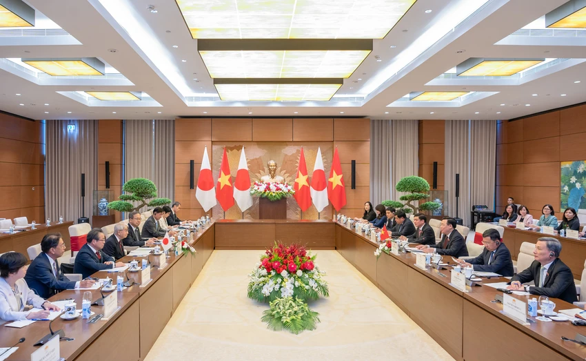 Quang cảnh buổi hội đàm giữa Chủ tịch Quốc hội Vương Đình Huệ với Chủ tịch Thượng viện Nhật Bản Otsuji Hidehisa. Ảnh: QH Quang cảnh buổi hội đàm giữa Chủ tịch Quốc hội Vương Đình Huệ với Chủ tịch Thượng viện Nhật Bản Otsuji Hidehisa. Ảnh: QH