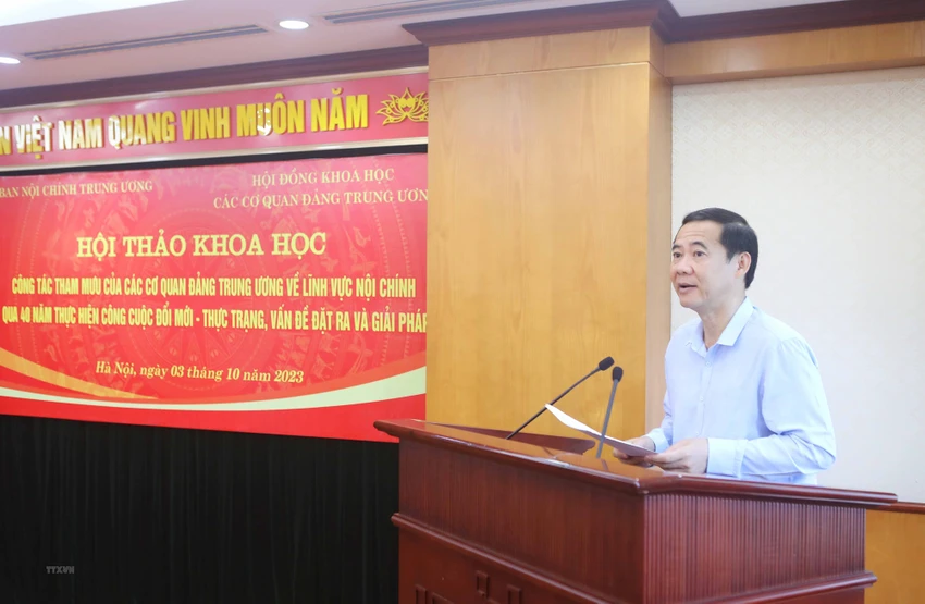 ong-nguyen-thai-hoc-noi-chinh.jpg